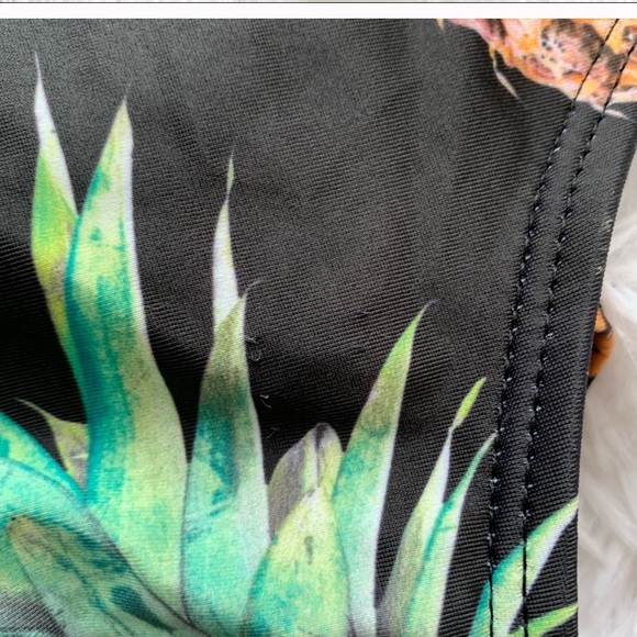 Pineapple 🍍 Print Swimsuit 👙 - Picture 5 of 7